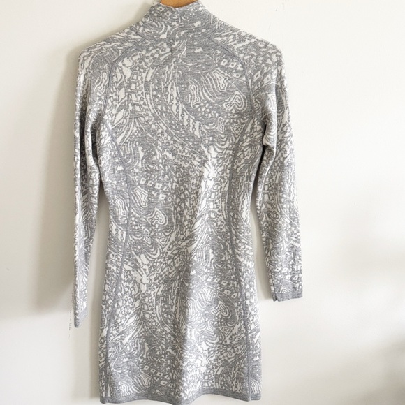 Title nine merino wool blend gray white printed long sleeve sweater dress size S - Picture 3 of 5